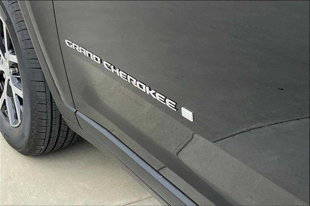 new 2025 Jeep Grand Cherokee L car, priced at $43,730