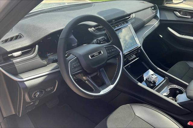 new 2025 Jeep Grand Cherokee car, priced at $44,725