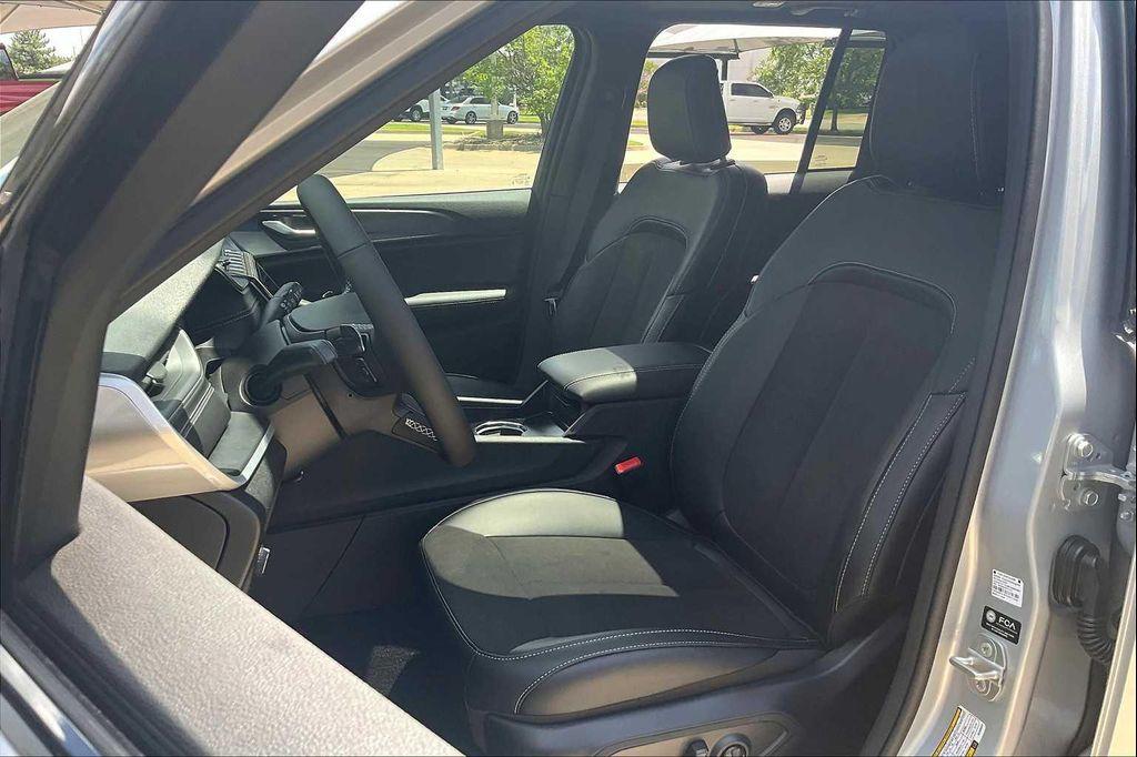 new 2025 Jeep Grand Cherokee car, priced at $43,725