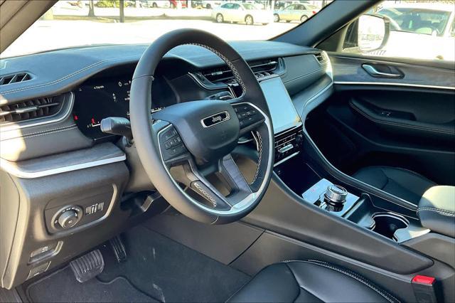 new 2025 Jeep Grand Cherokee car, priced at $47,999