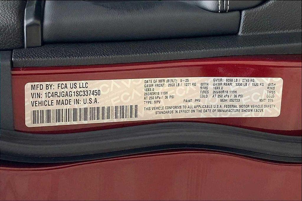 new 2025 Jeep Grand Cherokee car, priced at $37,120