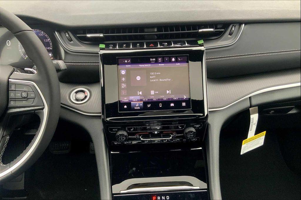 new 2025 Jeep Grand Cherokee car, priced at $37,120