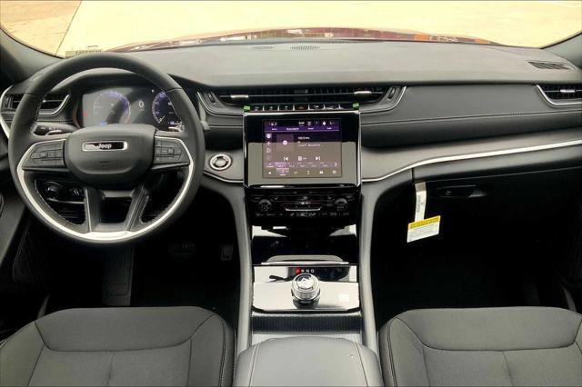 new 2025 Jeep Grand Cherokee car, priced at $42,170