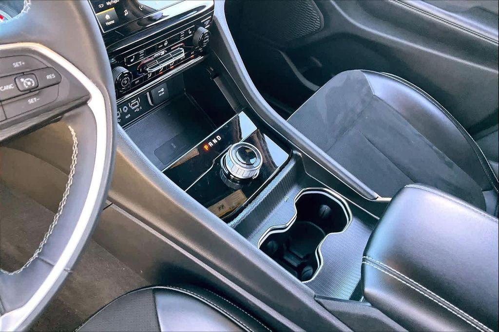 used 2024 Jeep Grand Cherokee L car, priced at $29,999