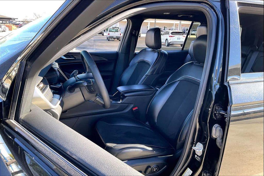 used 2024 Jeep Grand Cherokee L car, priced at $29,999