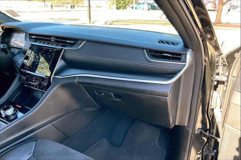 used 2024 Jeep Grand Cherokee L car, priced at $29,999