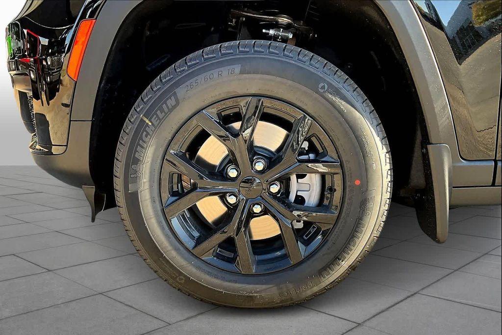 new 2025 Jeep Grand Cherokee L car, priced at $43,855