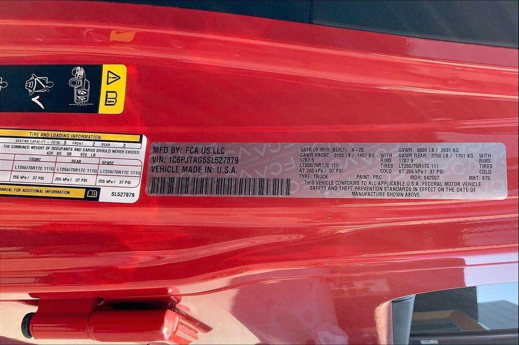 new 2025 Jeep Gladiator car, priced at $43,255