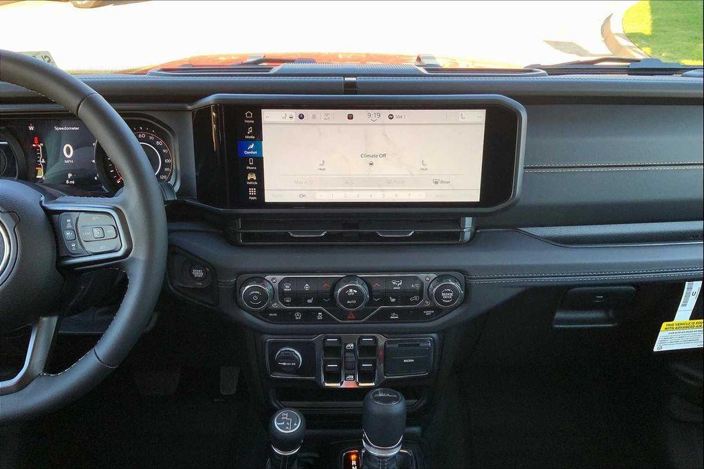new 2025 Jeep Gladiator car, priced at $43,255
