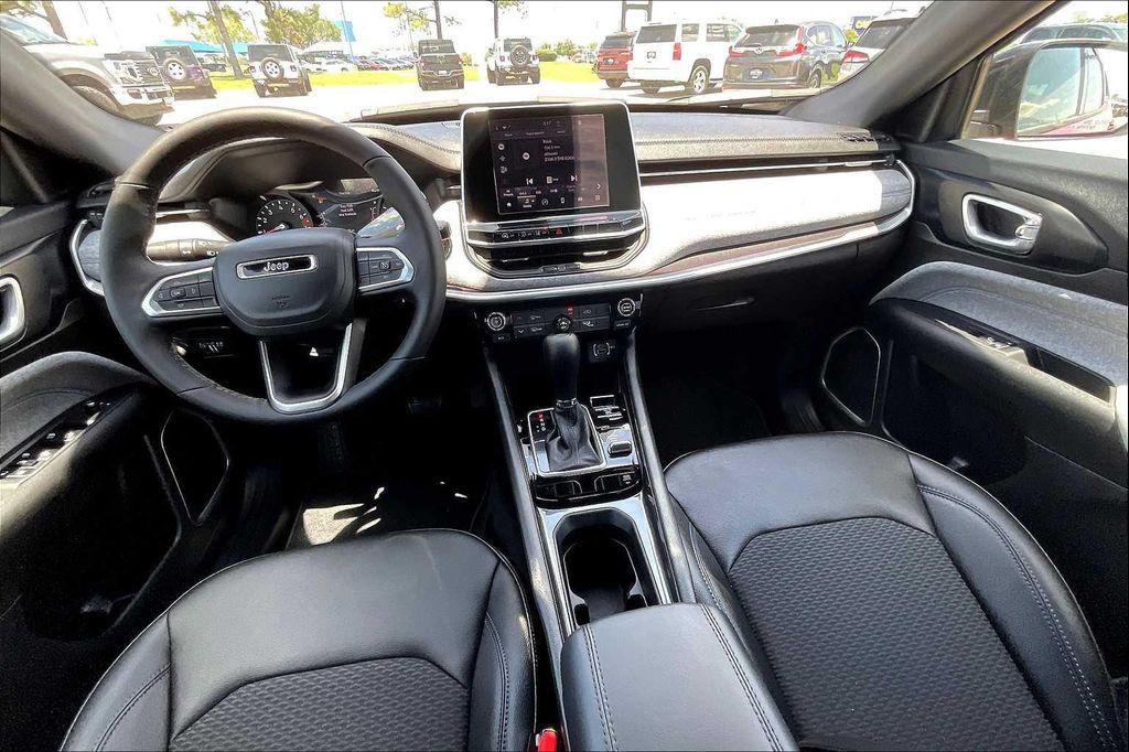 new 2025 Jeep Compass car, priced at $27,760