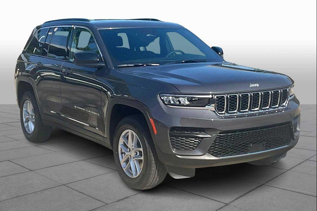 new 2025 Jeep Grand Cherokee car, priced at $40,170