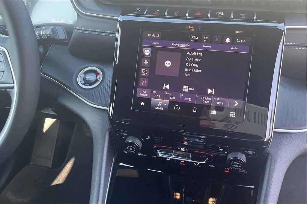 new 2025 Jeep Grand Cherokee car, priced at $40,170