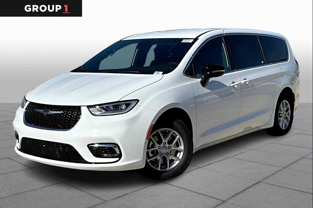new 2026 Chrysler Pacifica car, priced at $40,977