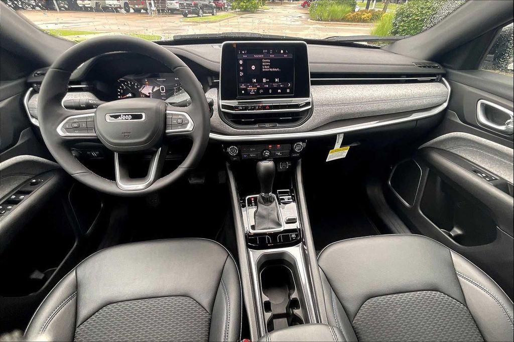new 2025 Jeep Compass car, priced at $27,760