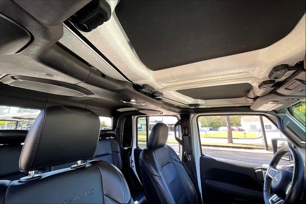 used 2022 Jeep Gladiator car, priced at $31,999