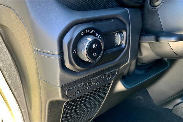 new 2025 Jeep Gladiator car, priced at $62,415