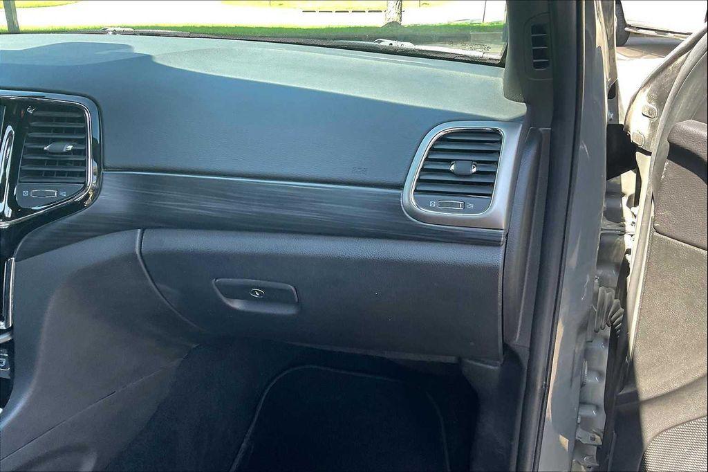 used 2020 Jeep Grand Cherokee car, priced at $19,999