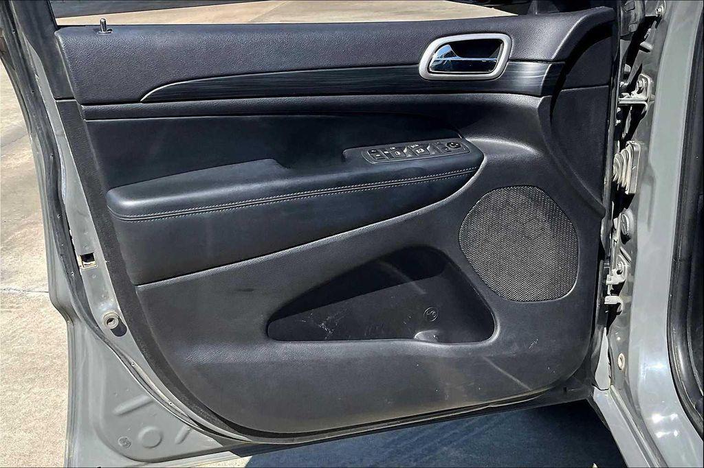 used 2020 Jeep Grand Cherokee car, priced at $19,999