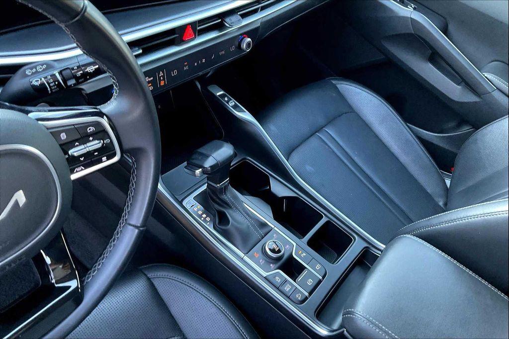 used 2024 Kia Sorento car, priced at $26,999