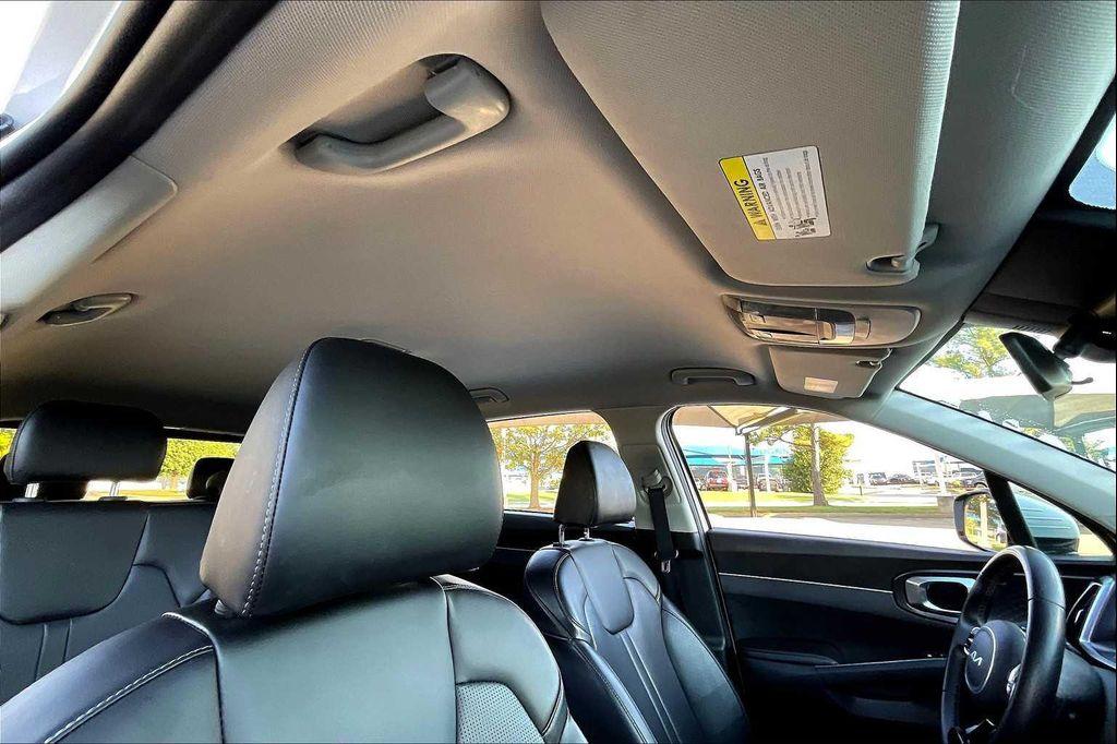 used 2024 Kia Sorento car, priced at $26,999