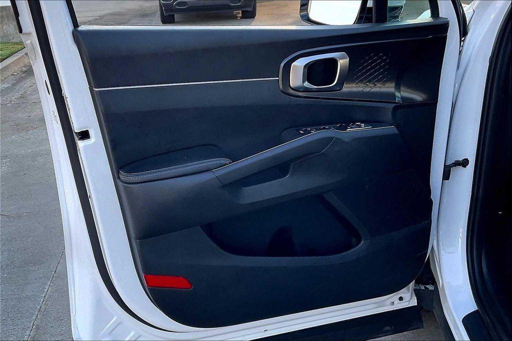 used 2024 Kia Sorento car, priced at $26,999