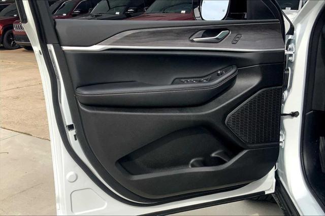new 2025 Jeep Grand Cherokee L car, priced at $50,240