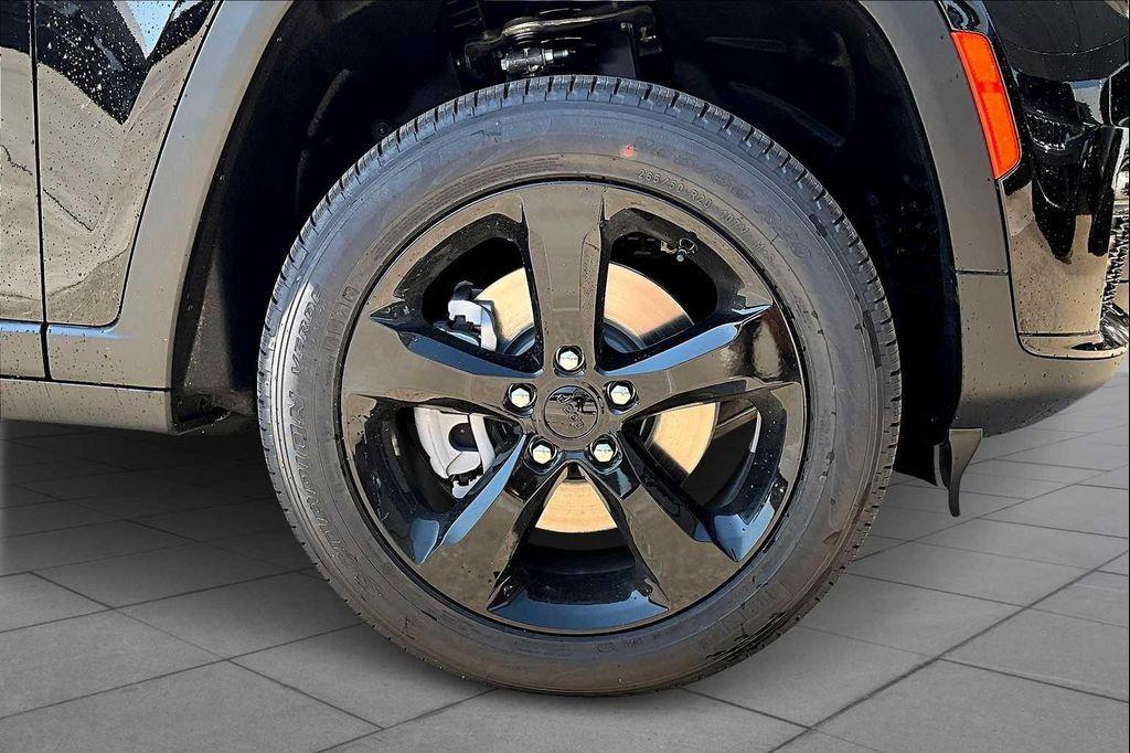 new 2025 Jeep Grand Cherokee L car, priced at $49,999