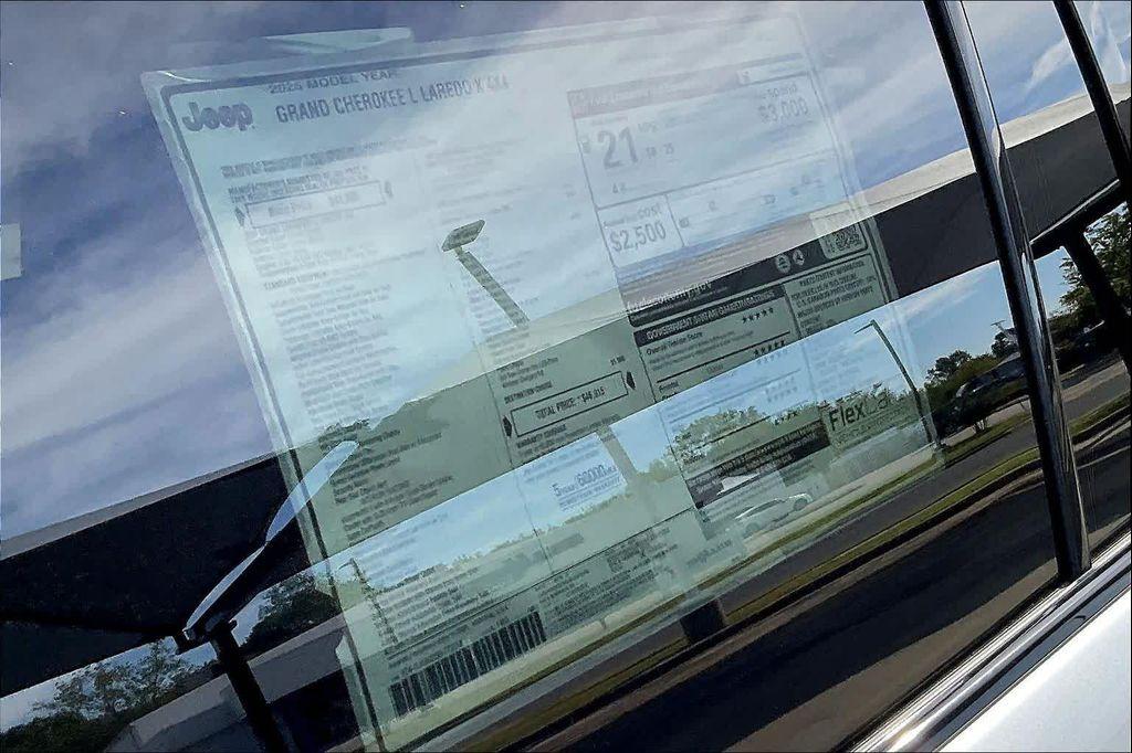 new 2025 Jeep Grand Cherokee L car, priced at $42,915