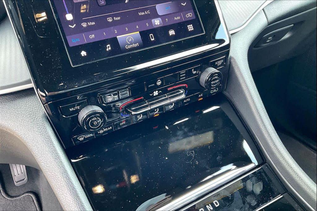 new 2025 Jeep Grand Cherokee L car, priced at $42,915