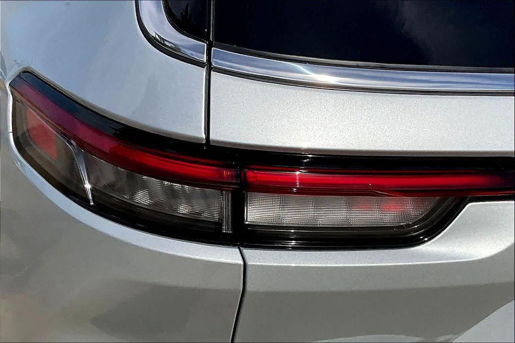 new 2025 Jeep Grand Cherokee L car, priced at $42,915