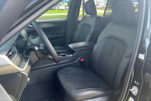 new 2025 Jeep Grand Cherokee car, priced at $44,725