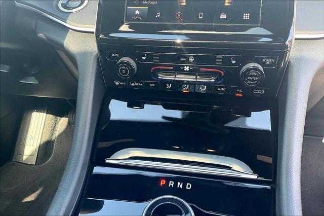 new 2025 Jeep Grand Cherokee car, priced at $44,725