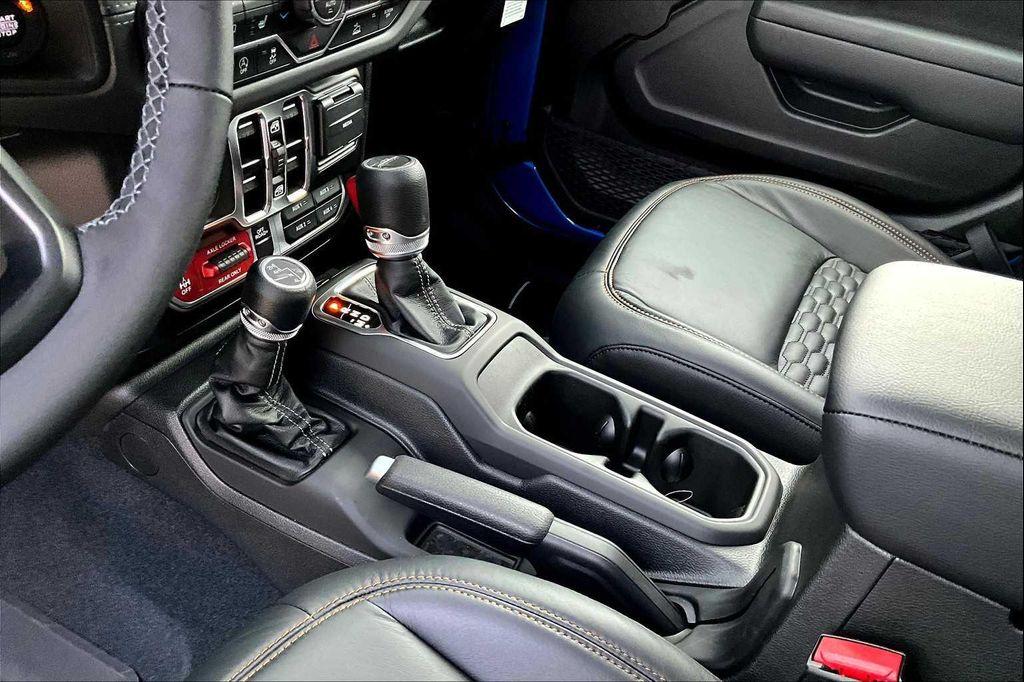 new 2025 Jeep Gladiator car, priced at $52,867