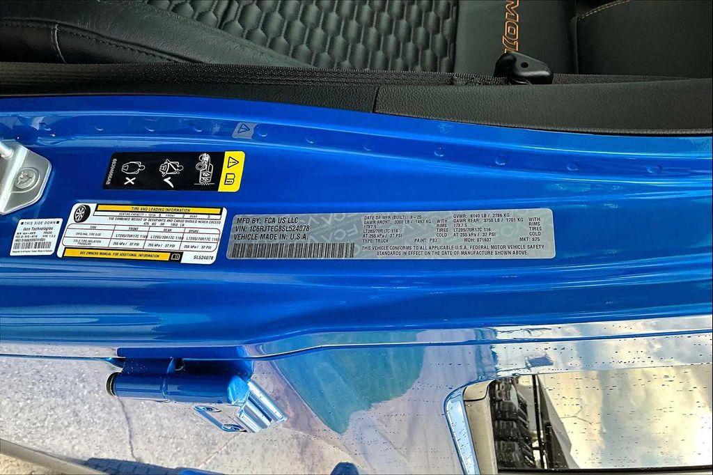 new 2025 Jeep Gladiator car, priced at $52,867