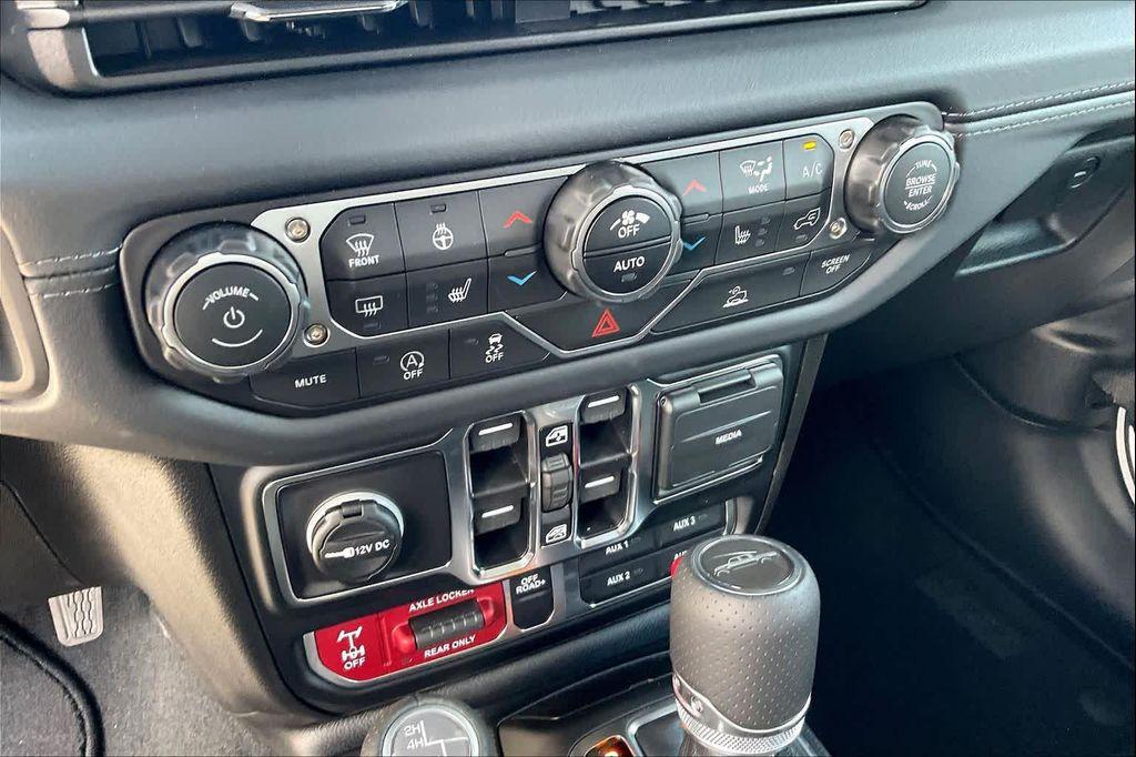 new 2026 Jeep Gladiator car, priced at $57,999