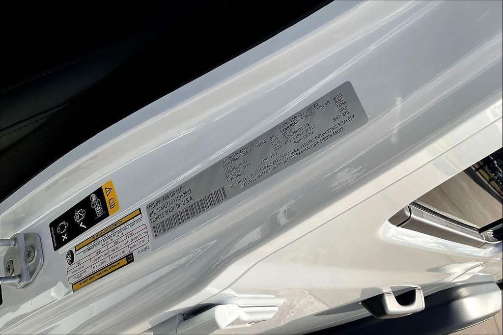 new 2026 Jeep Gladiator car, priced at $57,999