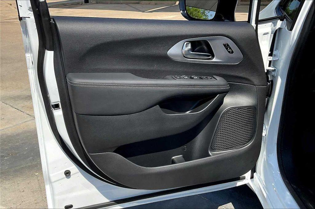 new 2026 Chrysler Pacifica car, priced at $54,999