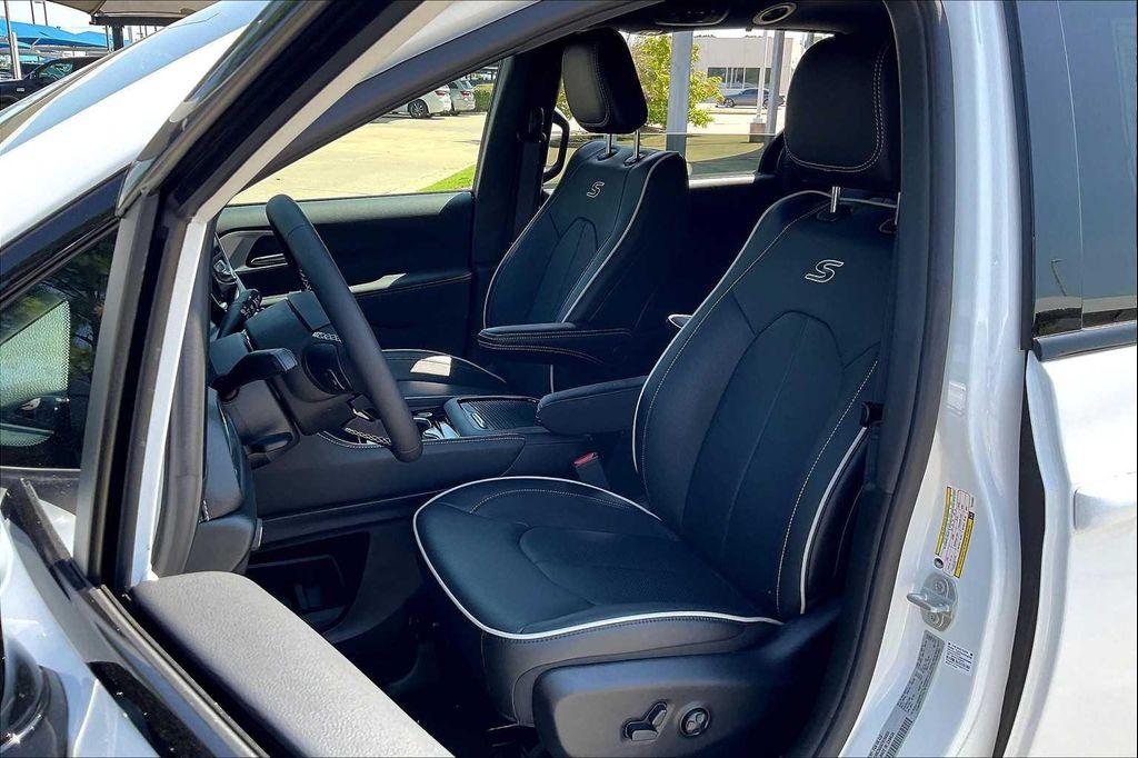 new 2026 Chrysler Pacifica car, priced at $54,999