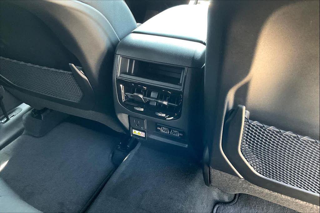 new 2025 Jeep Grand Cherokee car, priced at $40,670