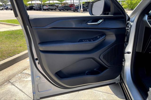 new 2025 Jeep Grand Cherokee car, priced at $40,999