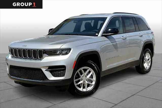 new 2025 Jeep Grand Cherokee car, priced at $40,999