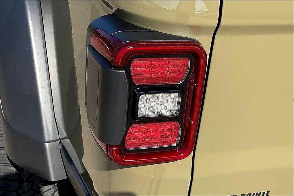 new 2025 Jeep Gladiator car, priced at $55,220