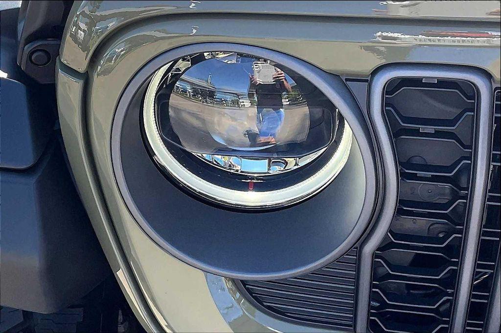 new 2025 Jeep Gladiator car, priced at $55,220