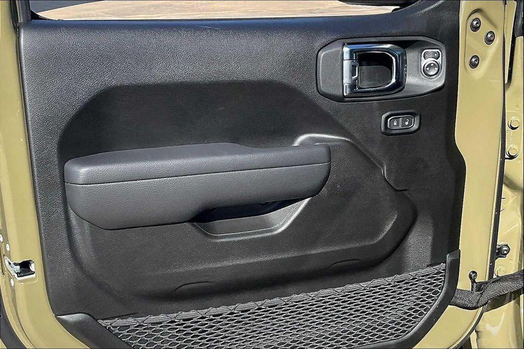 new 2025 Jeep Gladiator car, priced at $55,220