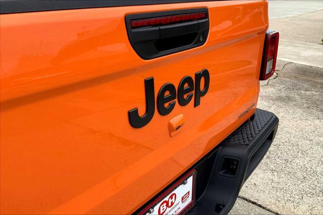 new 2025 Jeep Gladiator car, priced at $45,755