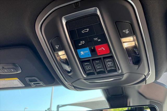 new 2025 Jeep Grand Cherokee car, priced at $49,000