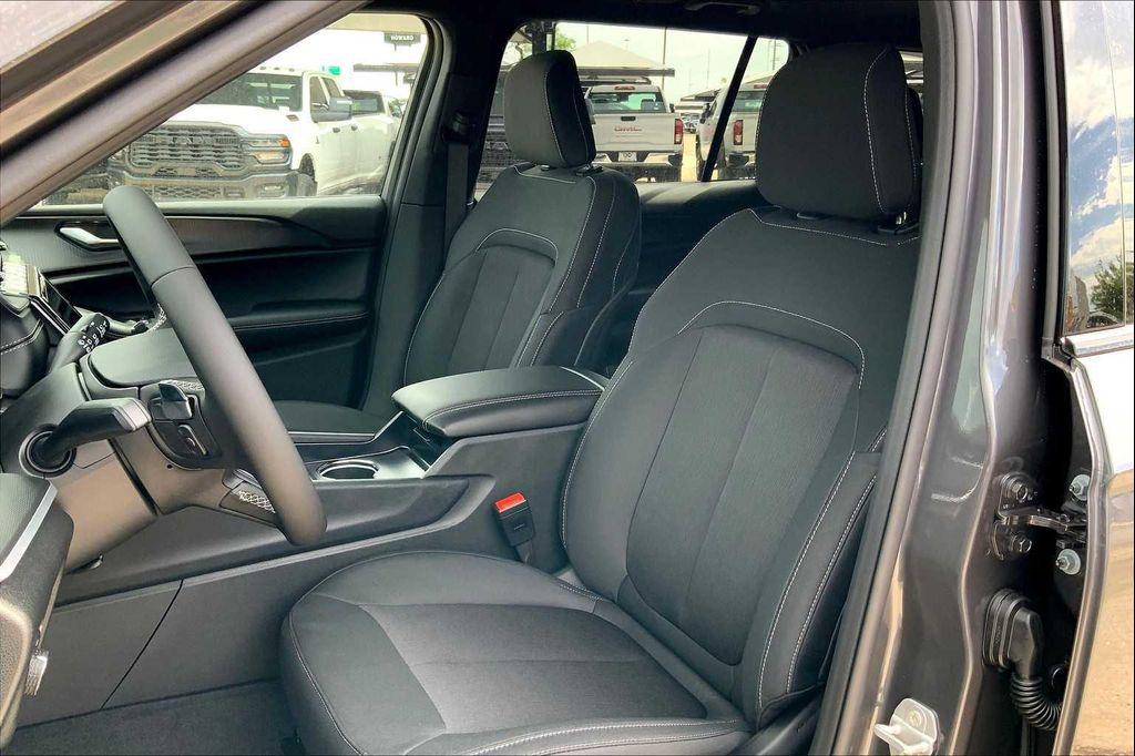new 2025 Jeep Grand Cherokee L car, priced at $37,325