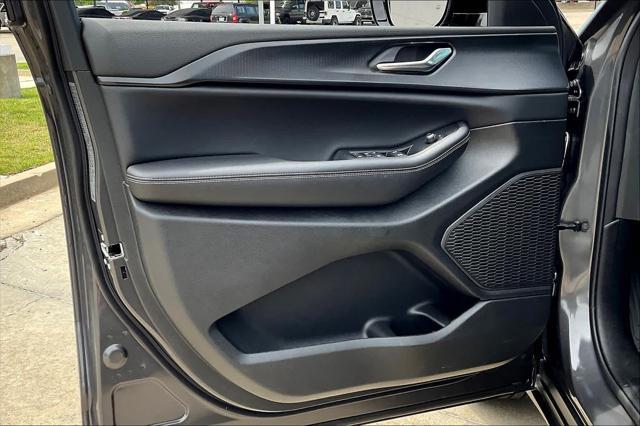 new 2025 Jeep Grand Cherokee car, priced at $45,375
