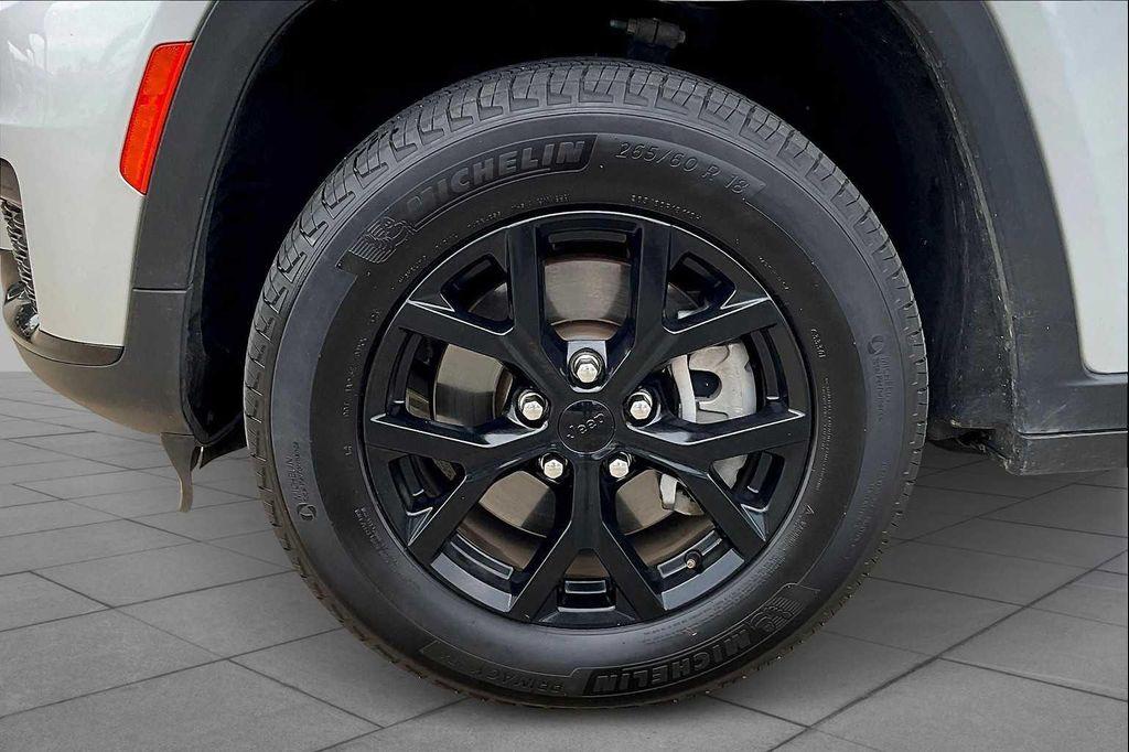 used 2024 Jeep Grand Cherokee L car, priced at $31,999