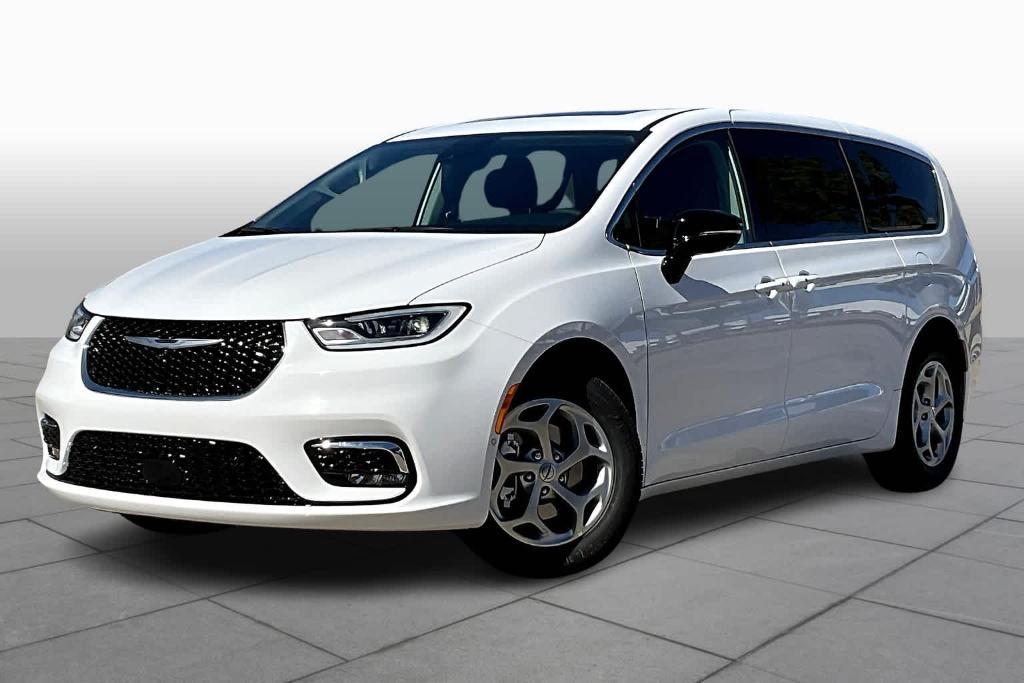 new 2024 Chrysler Pacifica car, priced at $46,370